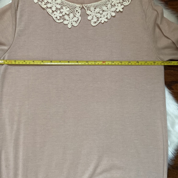 Gently used crochet collar neck tunic in size M - Picture 5 of 7